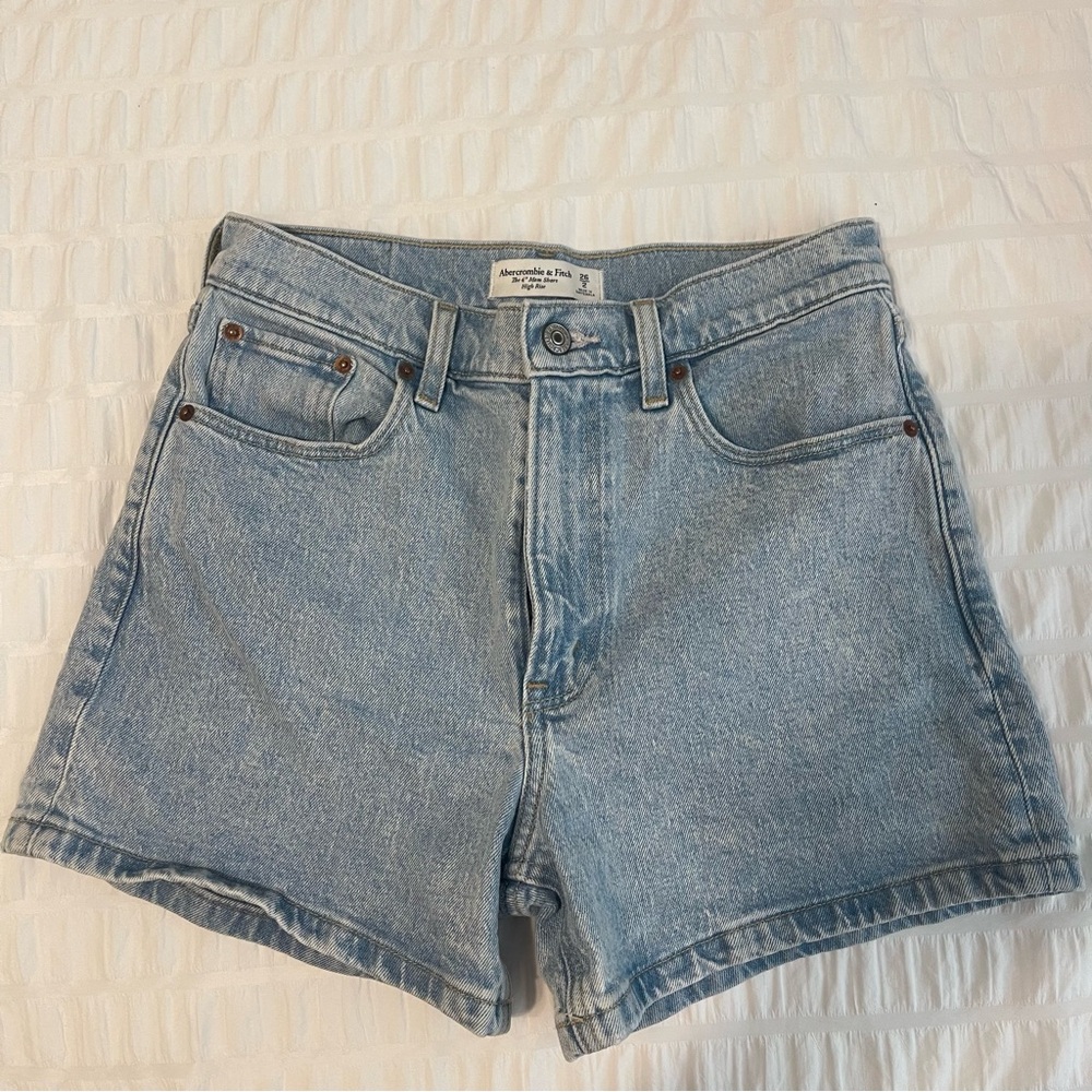 Abercrombie & Fitch High Rise Mom Jean Shorts - Size 26